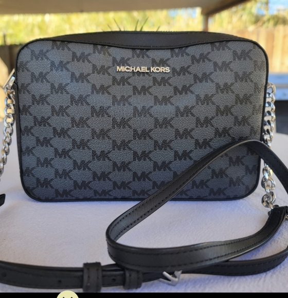 Michael Kors crossbody bag - Picture 3 of 12